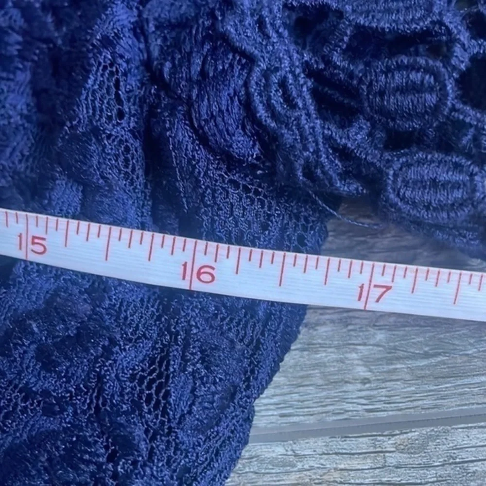 Laundry dress by Shelli Segal size small Los Angeles navy blue lace